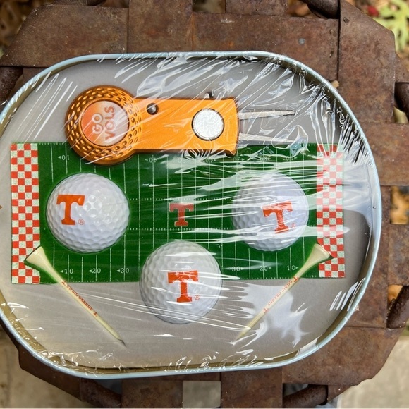 UNIVERSITY of Tennessee Vols Golf Set  NEYLAND STADIUM   Ca. 2000 - Picture 1 of 5